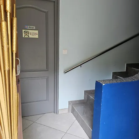 Apartment De Au 1er Etage 45m2 Antibes