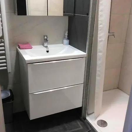 De Au 1er Etage 45m2 Apartamento