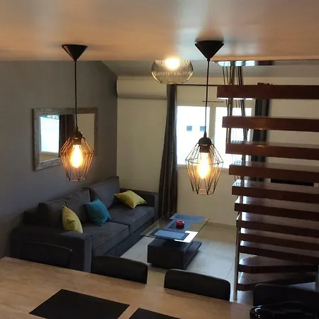 Apartment De Au 1er Etage 45m2 Antibes