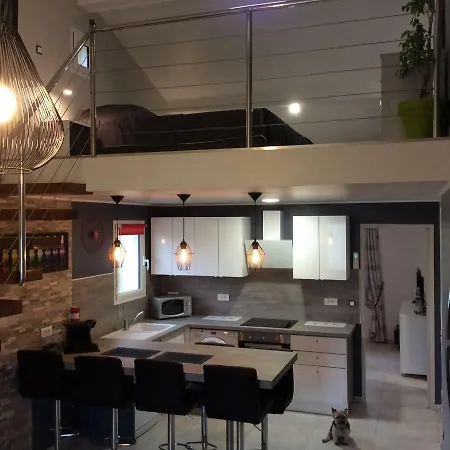 Apartament De Au 1er Etage 45m2 *